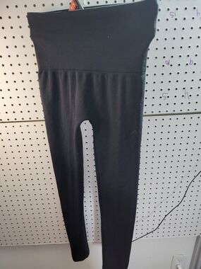 Black High-Waist Leggings - Brand Unknown